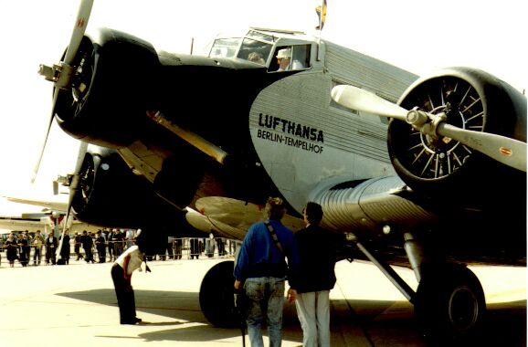 D-AQUI_2.jpg (39784 Byte)