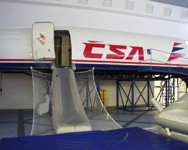 kabinensim_aussen_klein.jpg (18548 Byte)